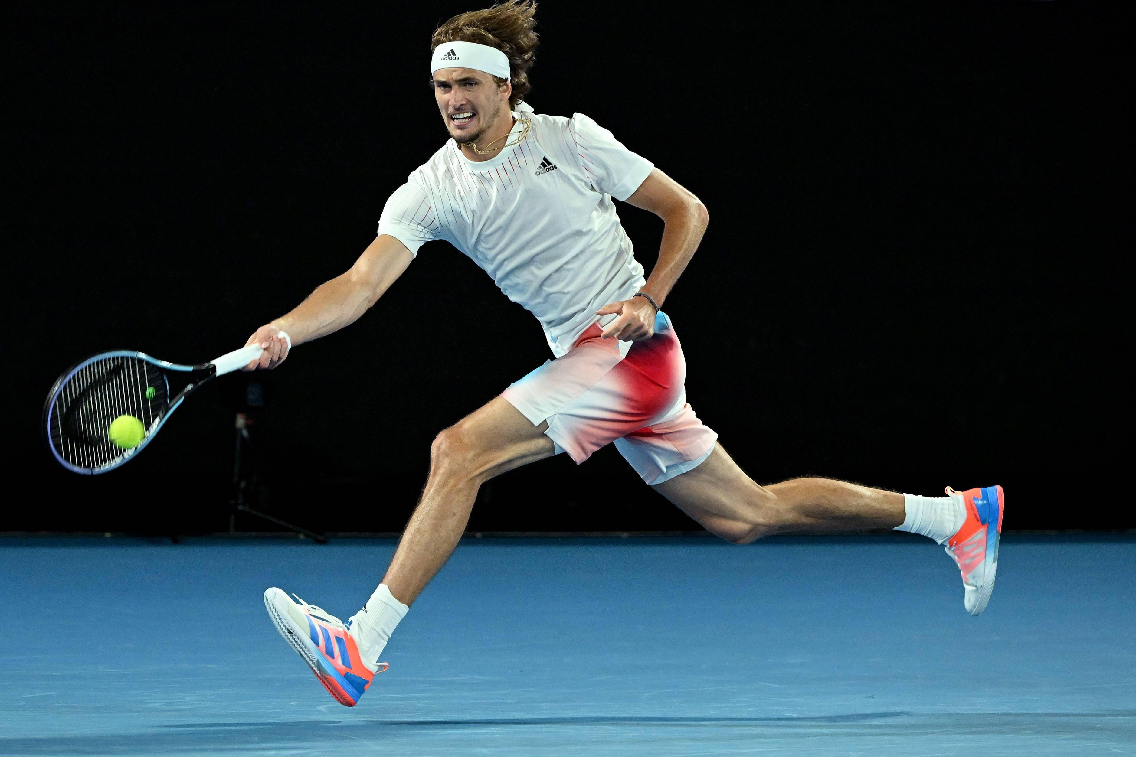 关于美国网球队强势英国网球队，兹维列夫统治全场的信息