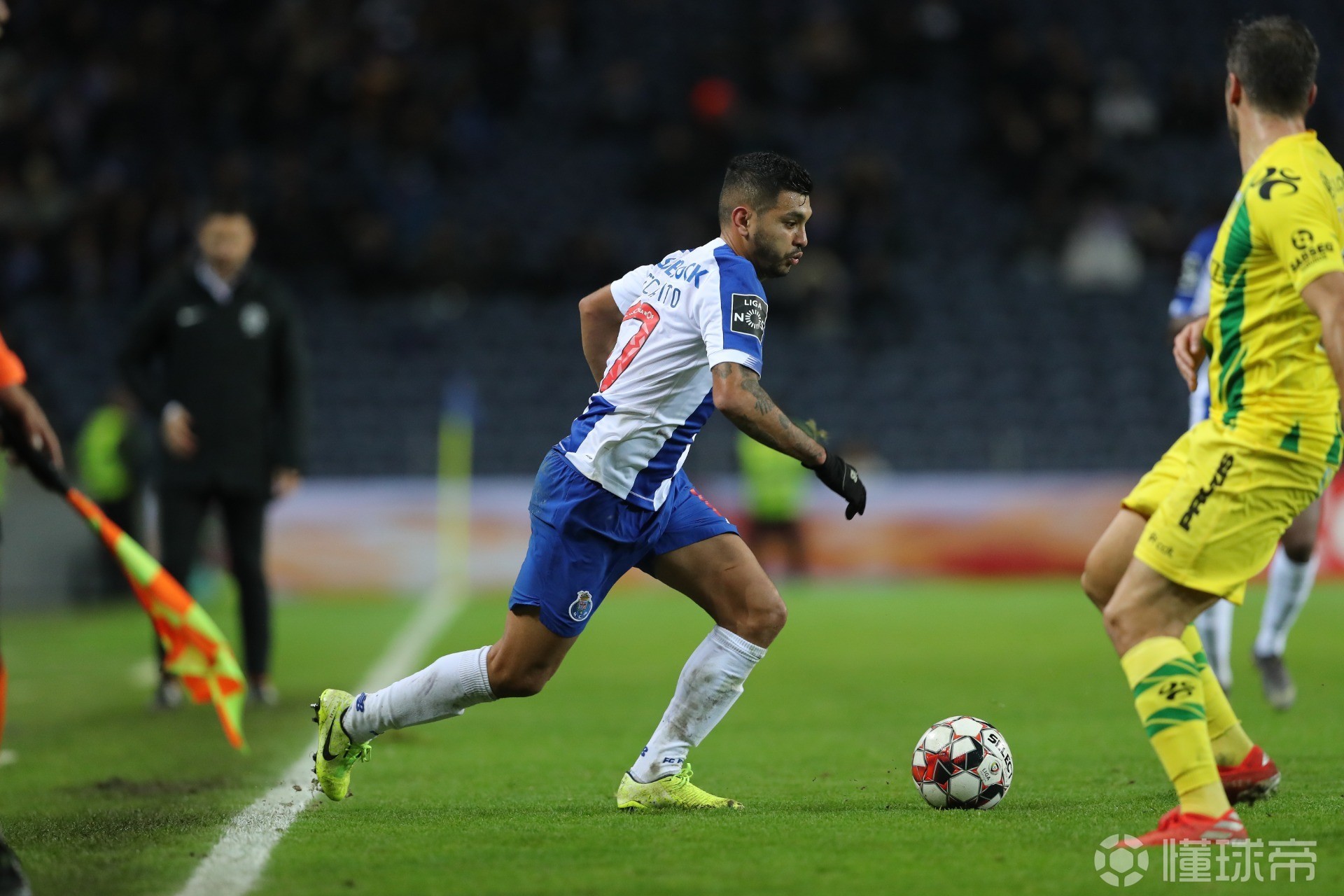 关于费雷斯尼主场大胜，取得连胜的信息