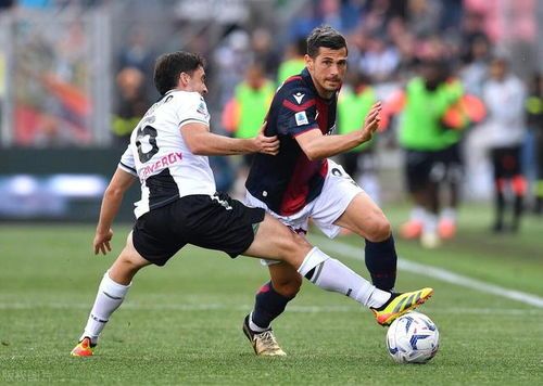 包含乌迪内斯客场大胜，挣脱保级困境的词条