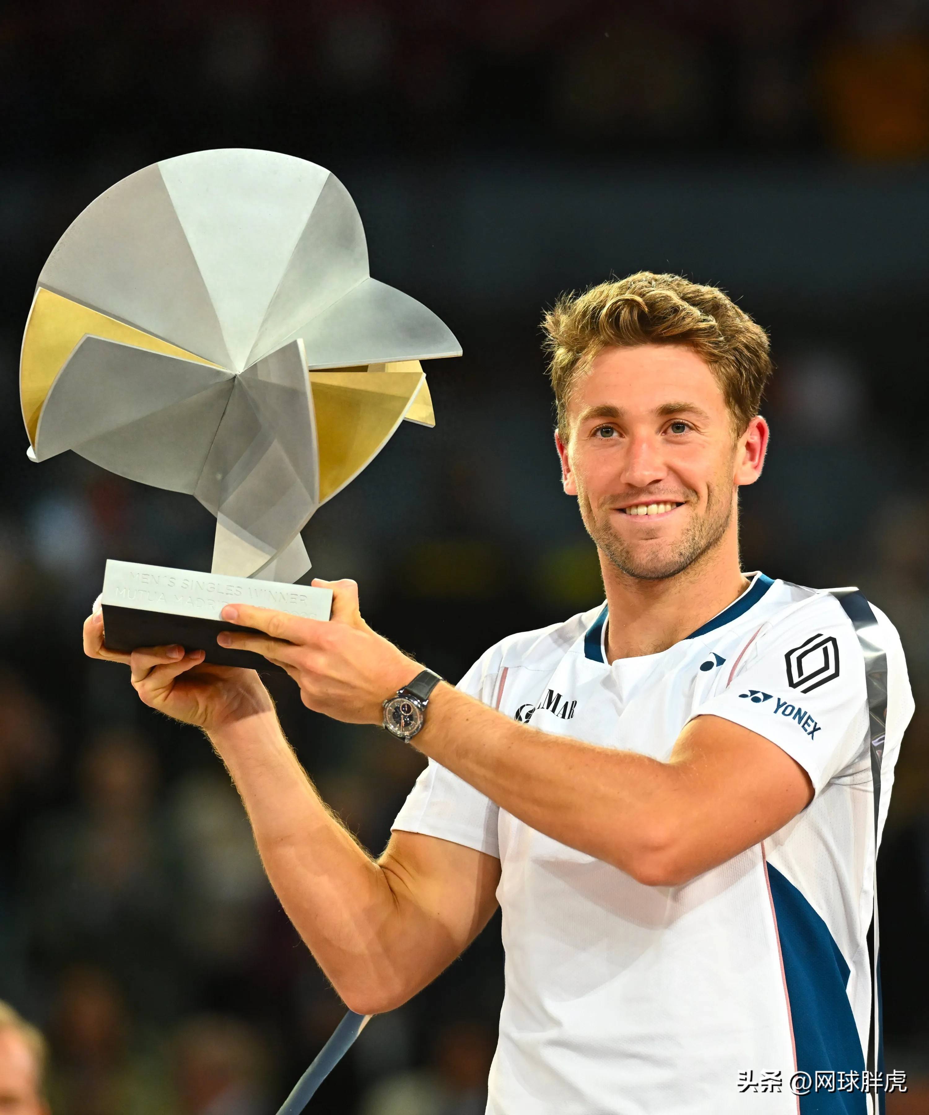 包含美网完胜澳网，鲁德刷新纪录的词条