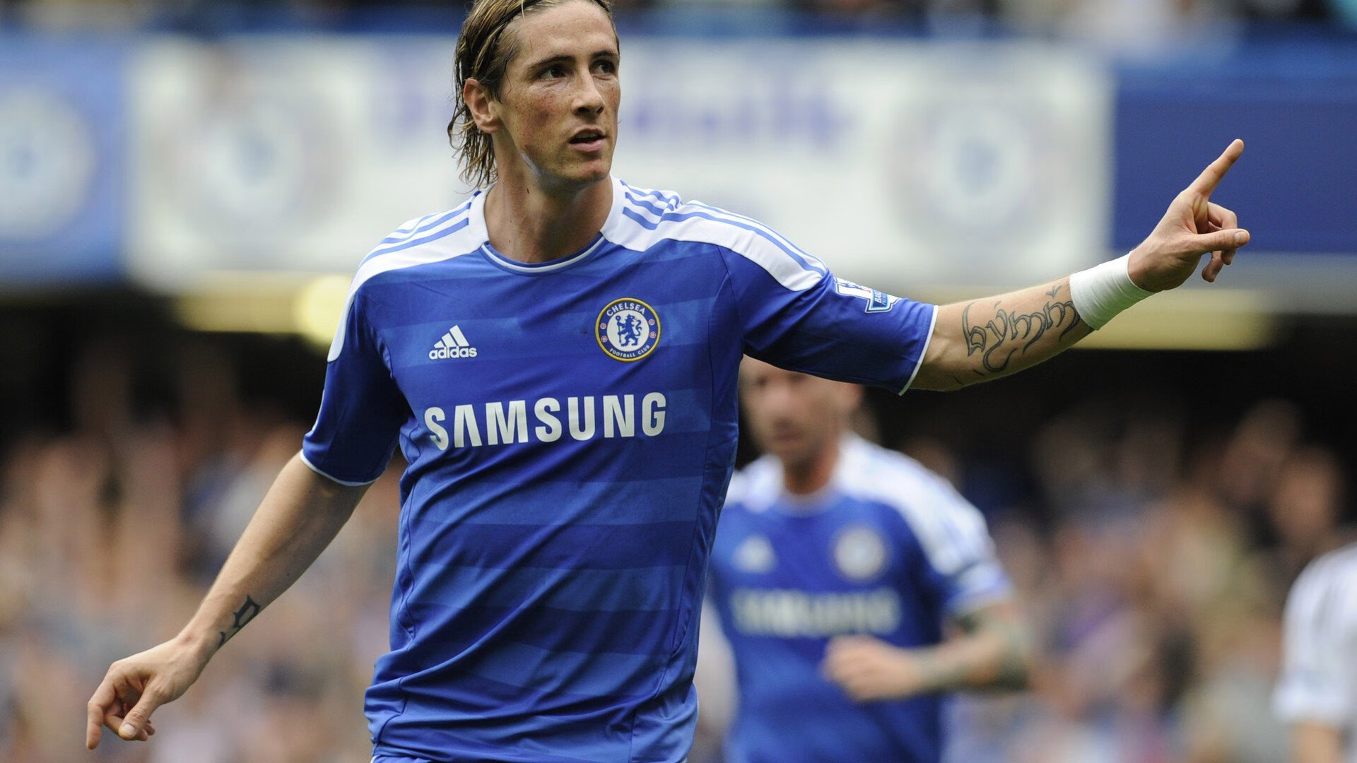 米兰体育-暗夜独舞者，劳塔罗在欧冠终章的重压与绽放